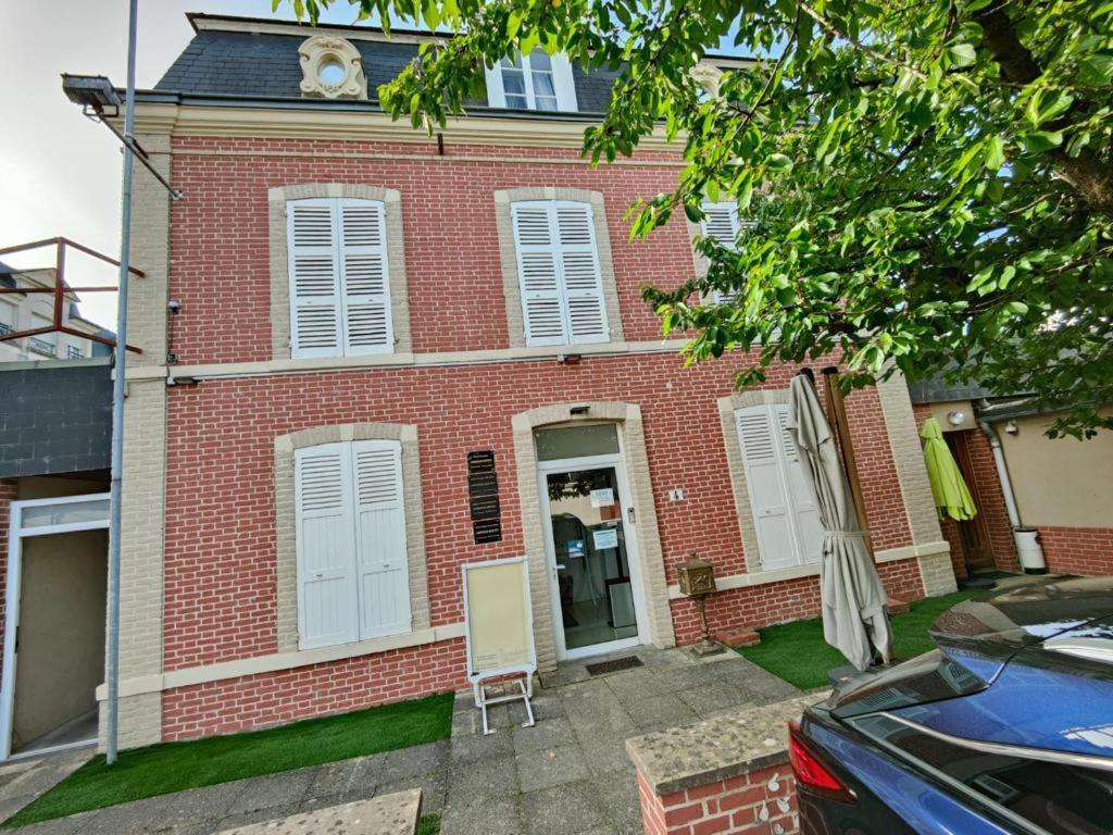 Appartement En Residence Gisors Eksteriør billede